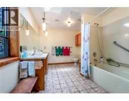 Bedroom - 1698 Millstream Rd, Highlands, BC V9B6E7 Photo 17