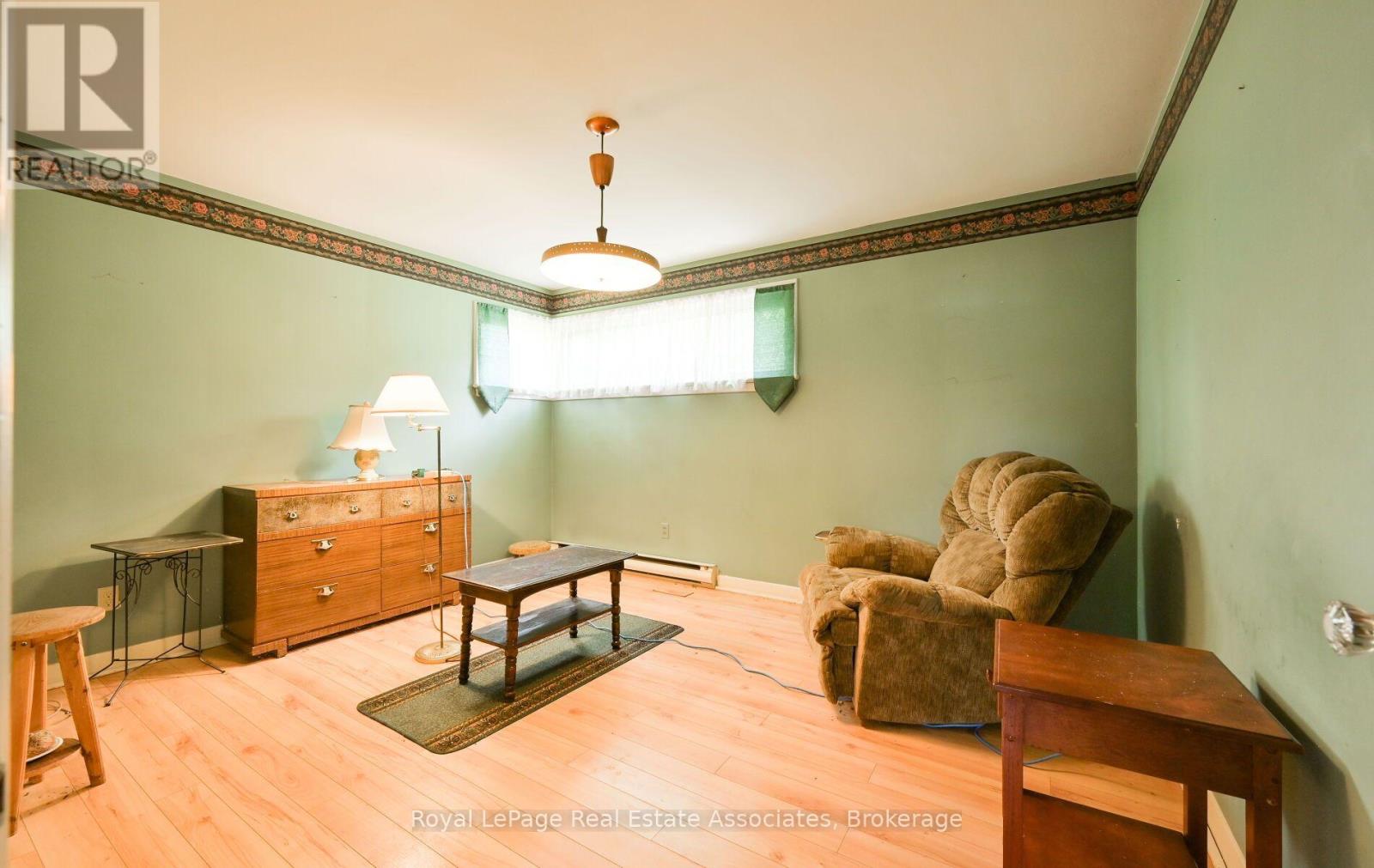27 ROTHSAY AVENUE - 14