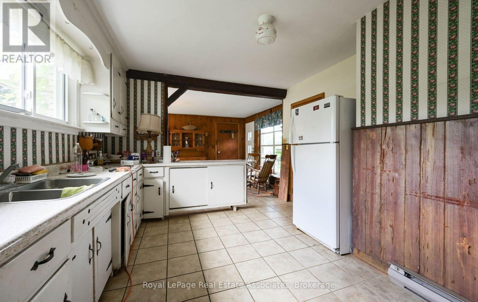 27 ROTHSAY AVENUE - 8