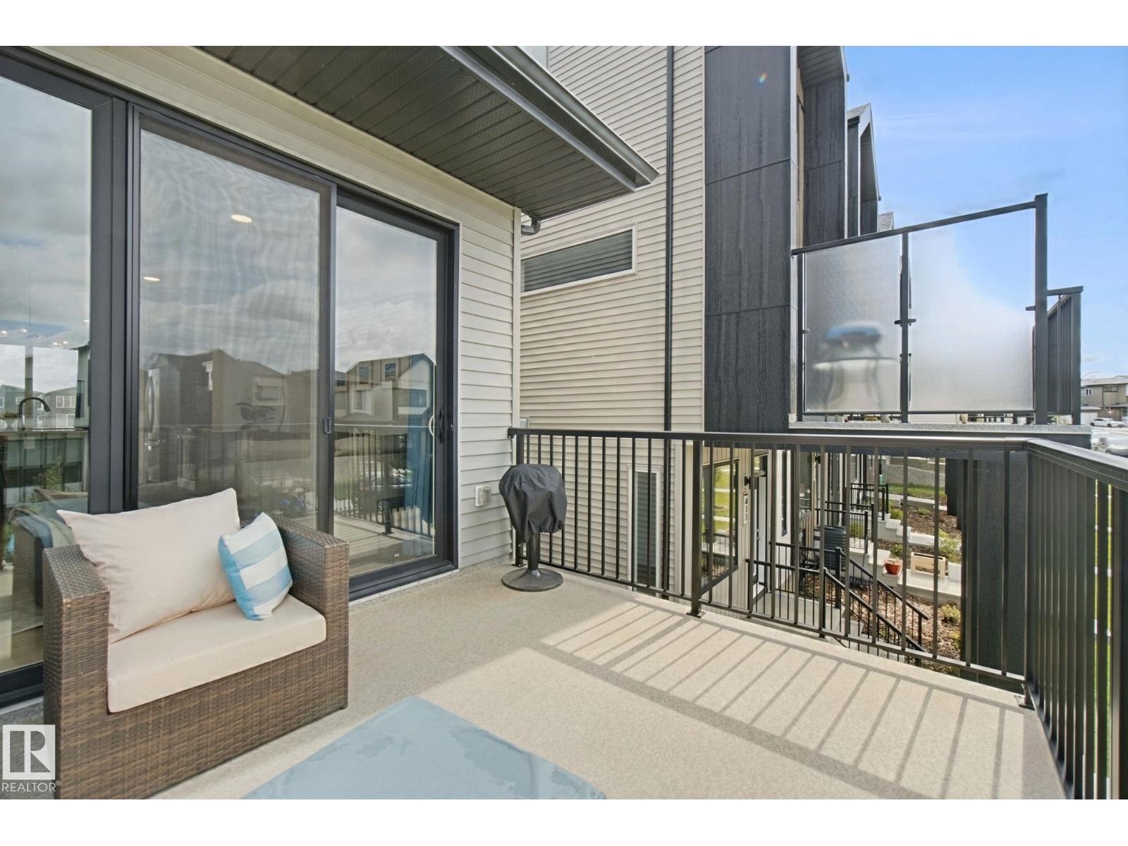 409 32 ST SW - 35