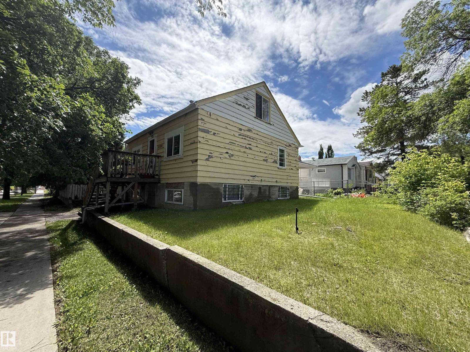 10186 143 ST NW - 3