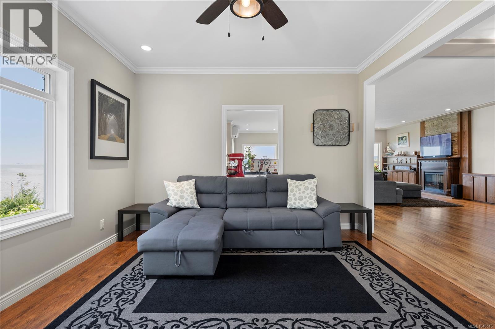 5763 Island Hwy S - 23
