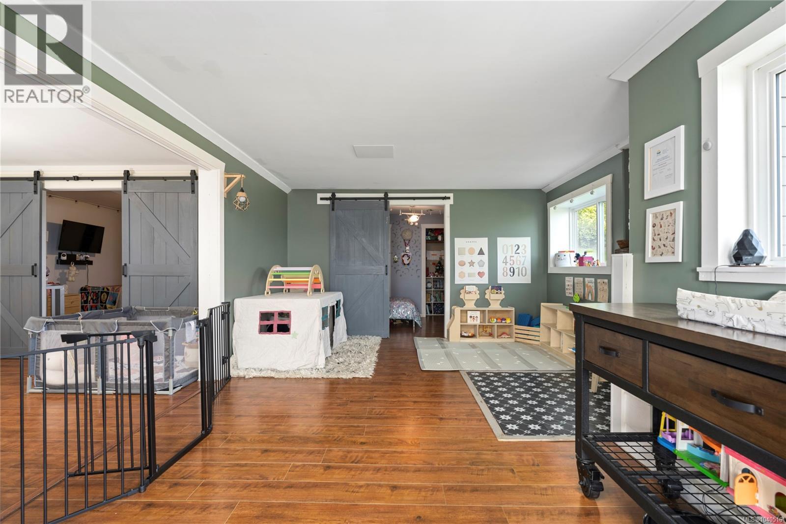 5763 Island Hwy S - Image 33