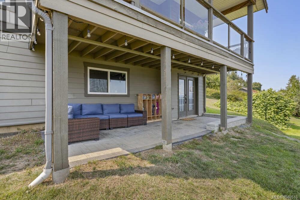 5763 Island Hwy S - 84