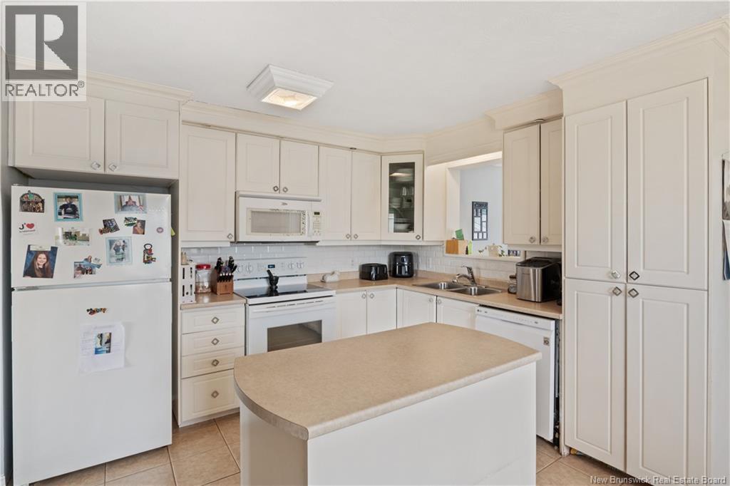 123 Acadie - Image 10