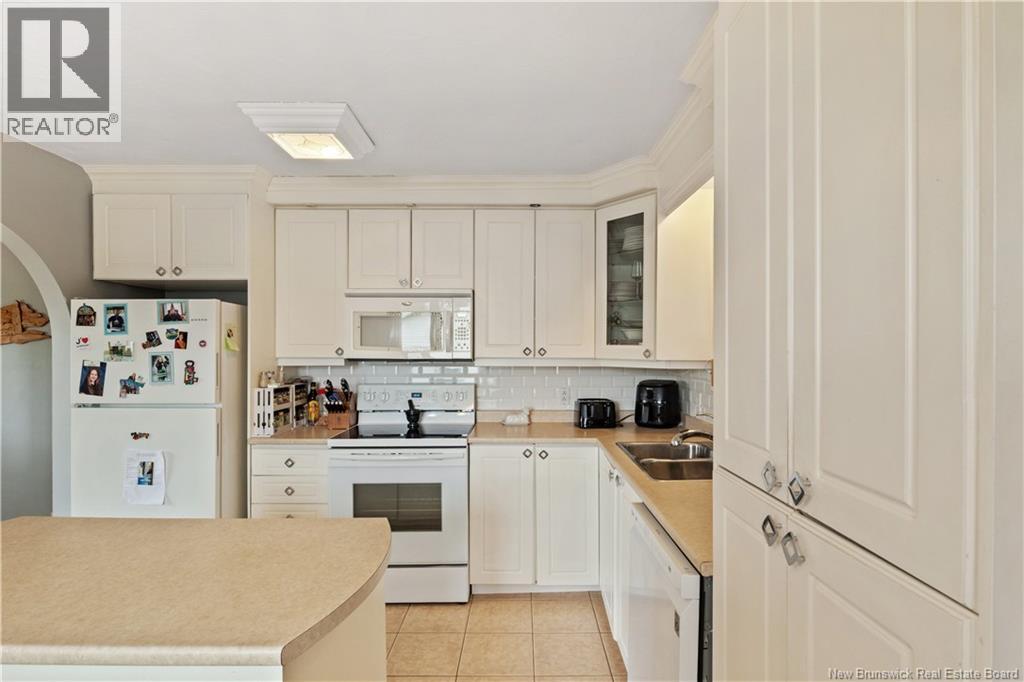 123 Acadie - Image 11