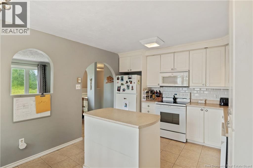 123 Acadie - Image 12
