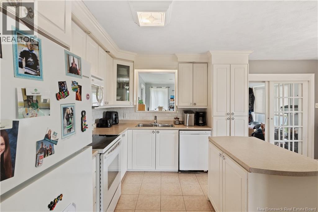 123 Acadie - Image 9
