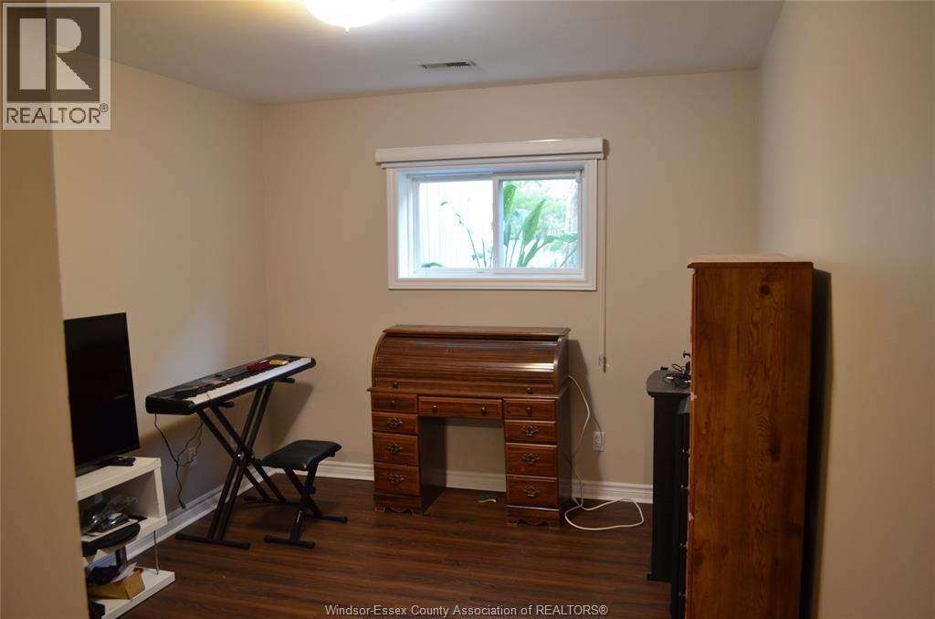 1270 WOODMOUNT CRESCENT - Image 28