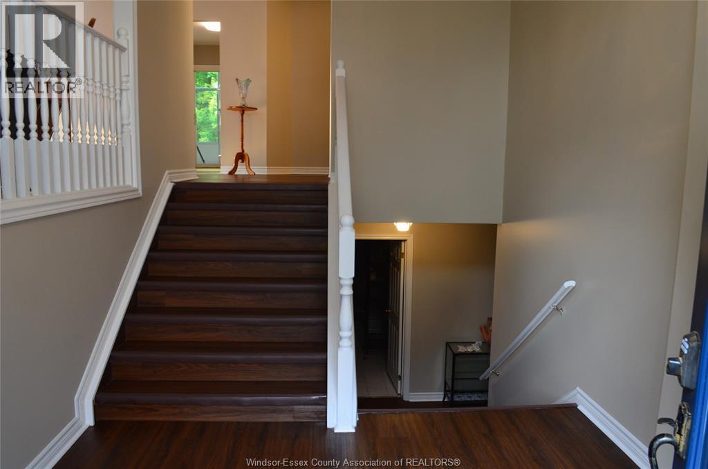 1270 WOODMOUNT CRESCENT - 3