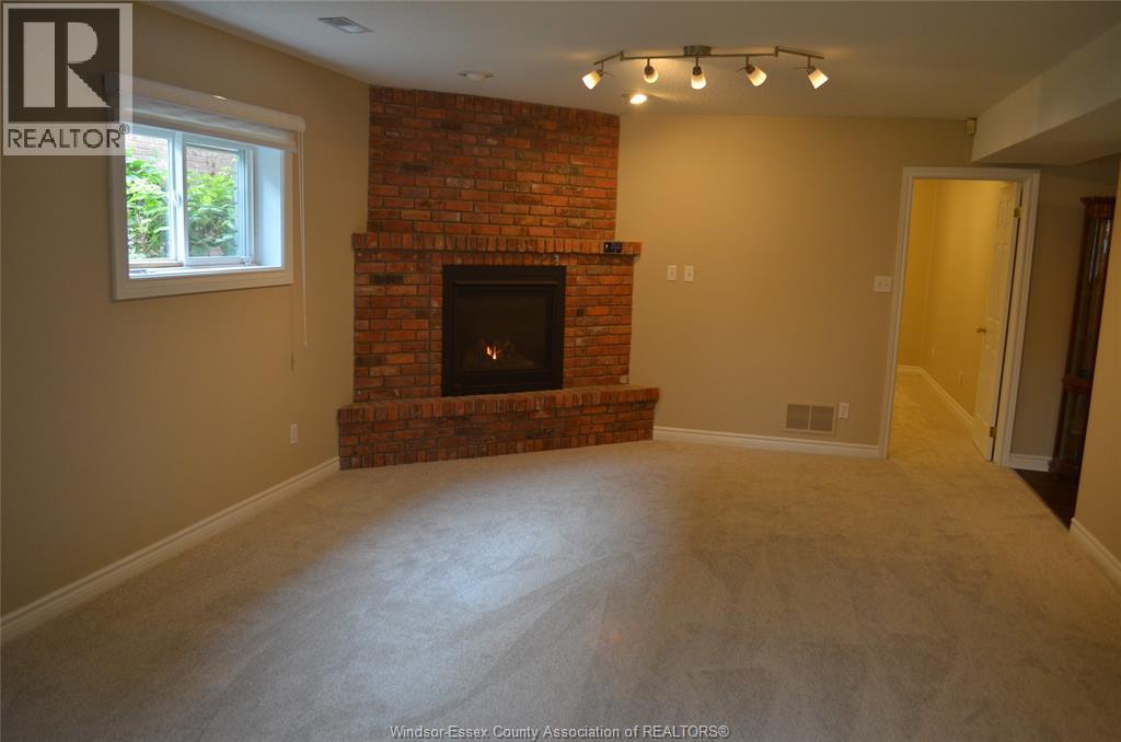 1270 WOODMOUNT CRESCENT - Image 35