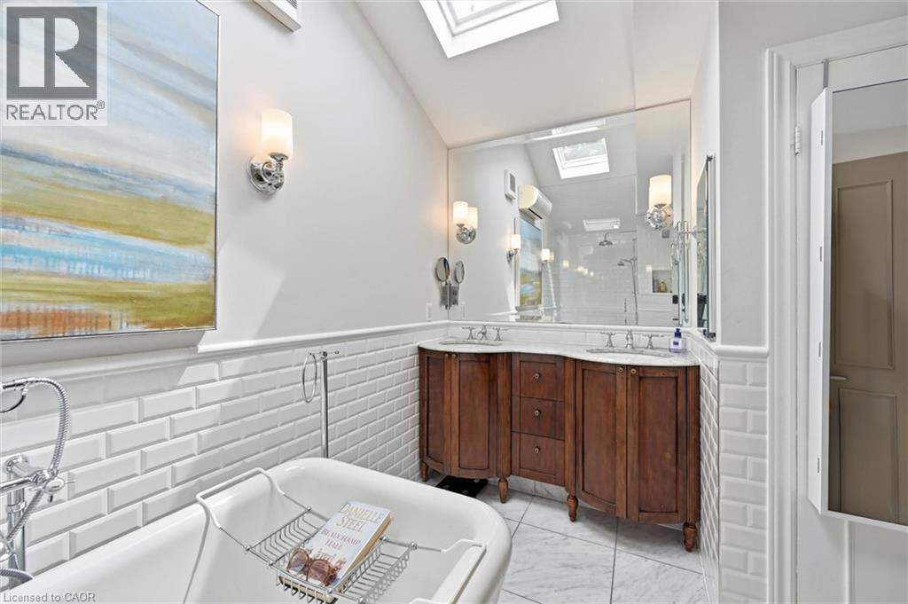 247 LINWOOD Crescent - Image 31