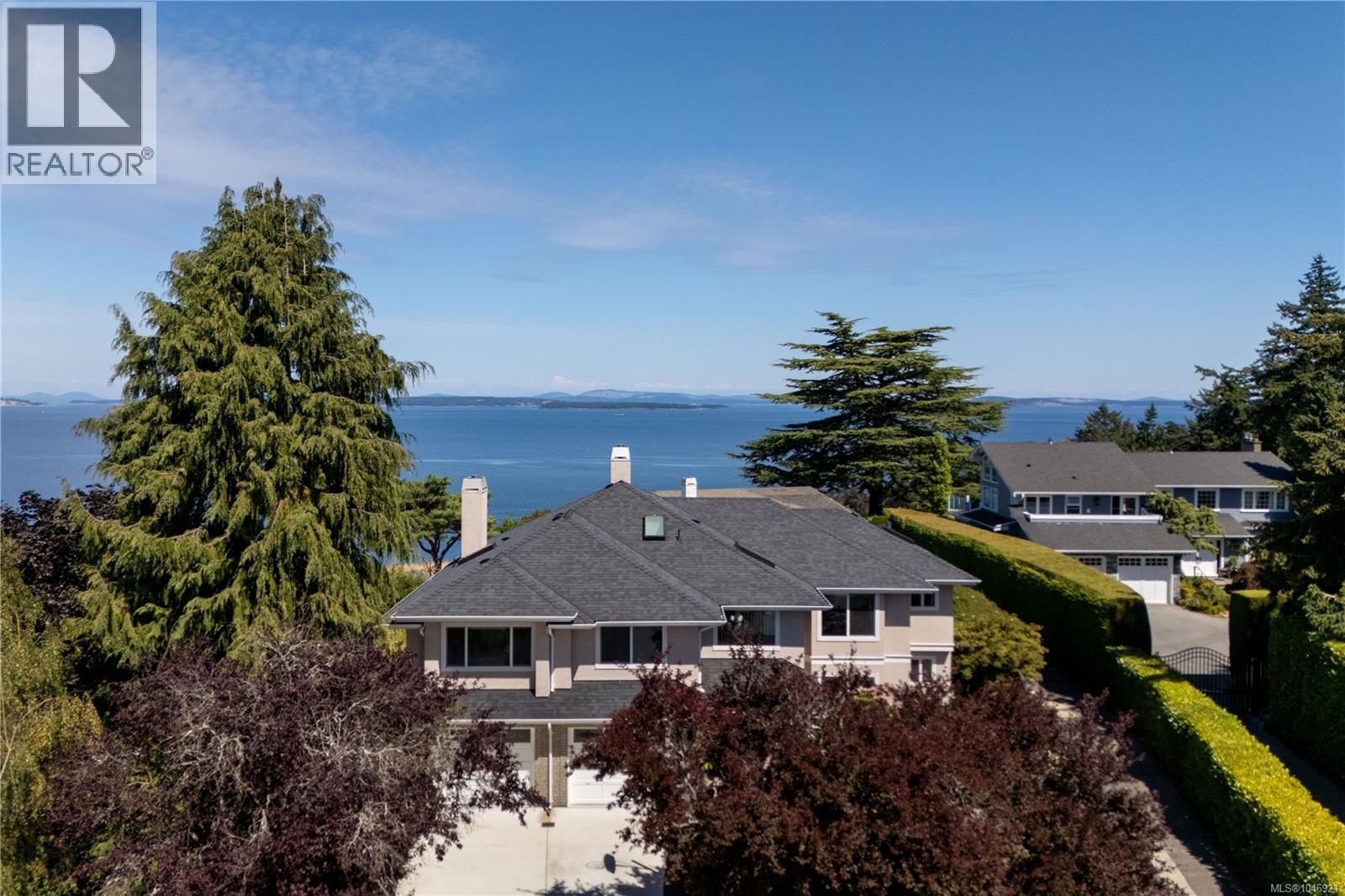  4596 Bonnieview Place, Saanich