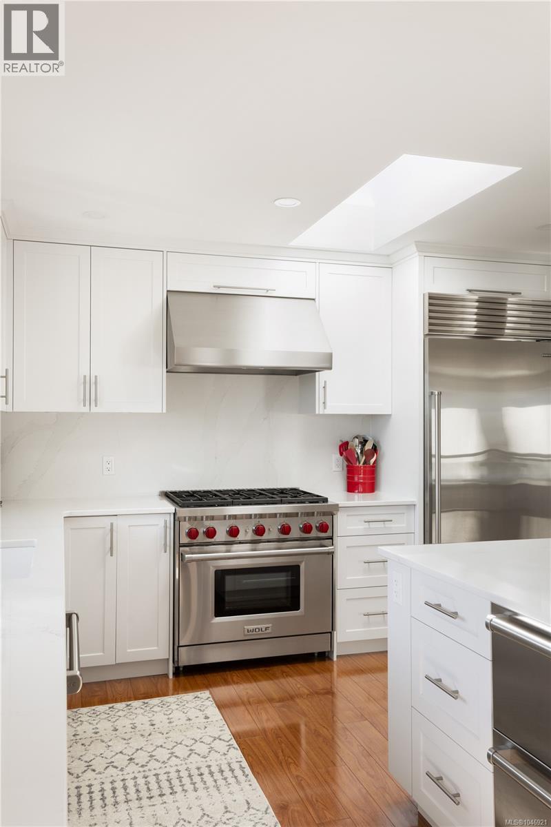  4596 Bonnieview Place, Saanich