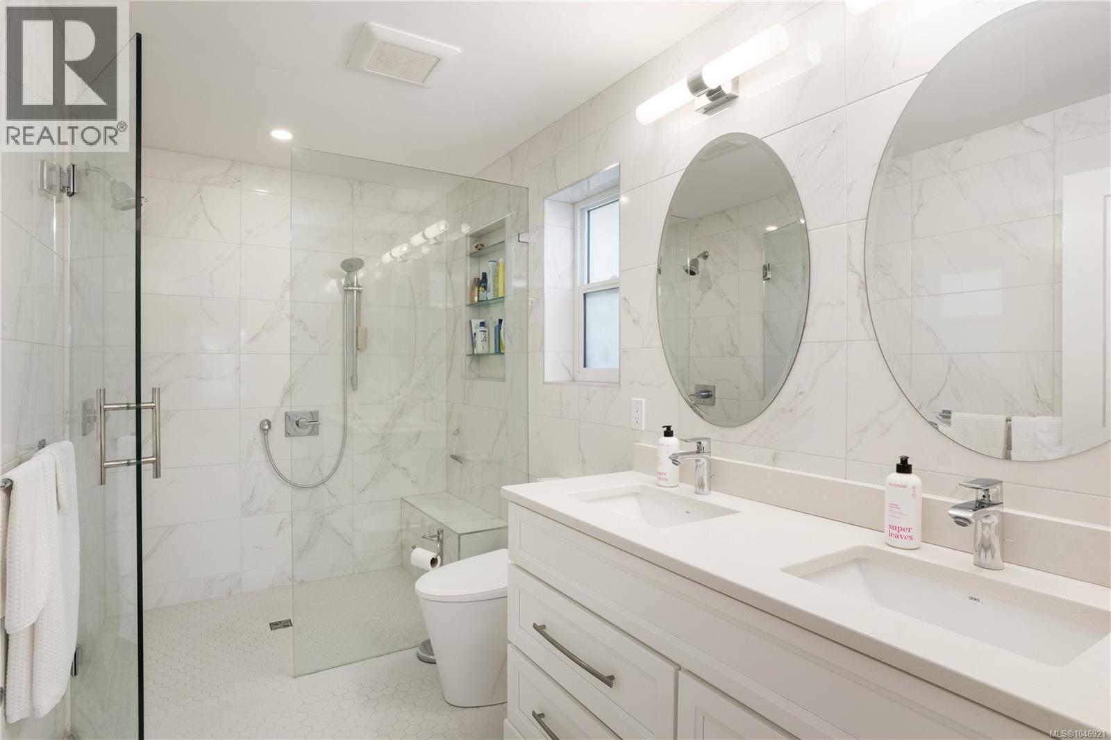  4596 Bonnieview Place, Saanich