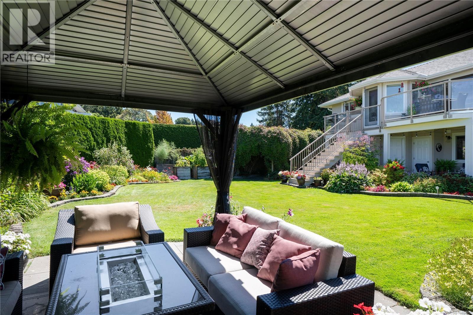  4596 Bonnieview Place, Saanich