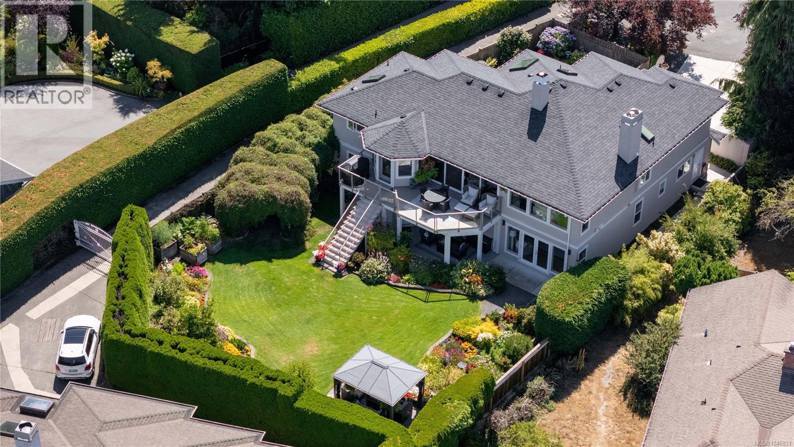  4596 Bonnieview Place, Saanich