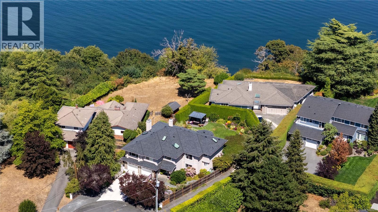  4596 Bonnieview Place, Saanich