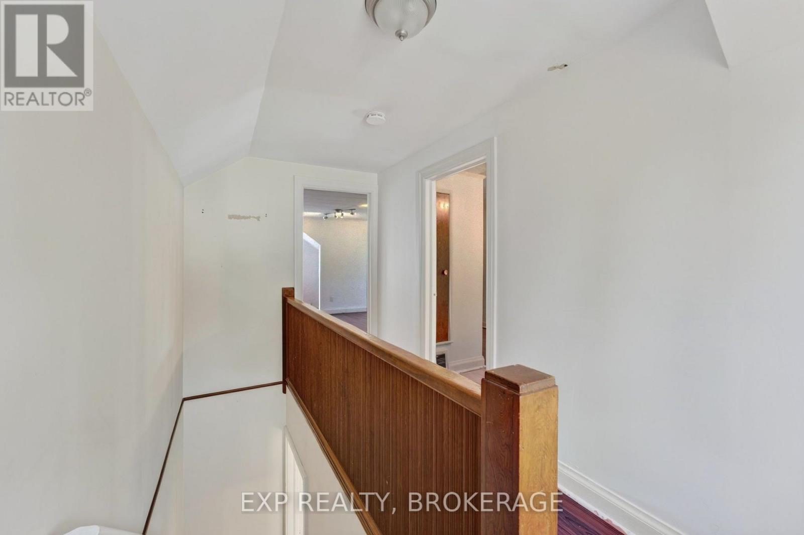 650 HILLSIDE DRIVE - Image 11