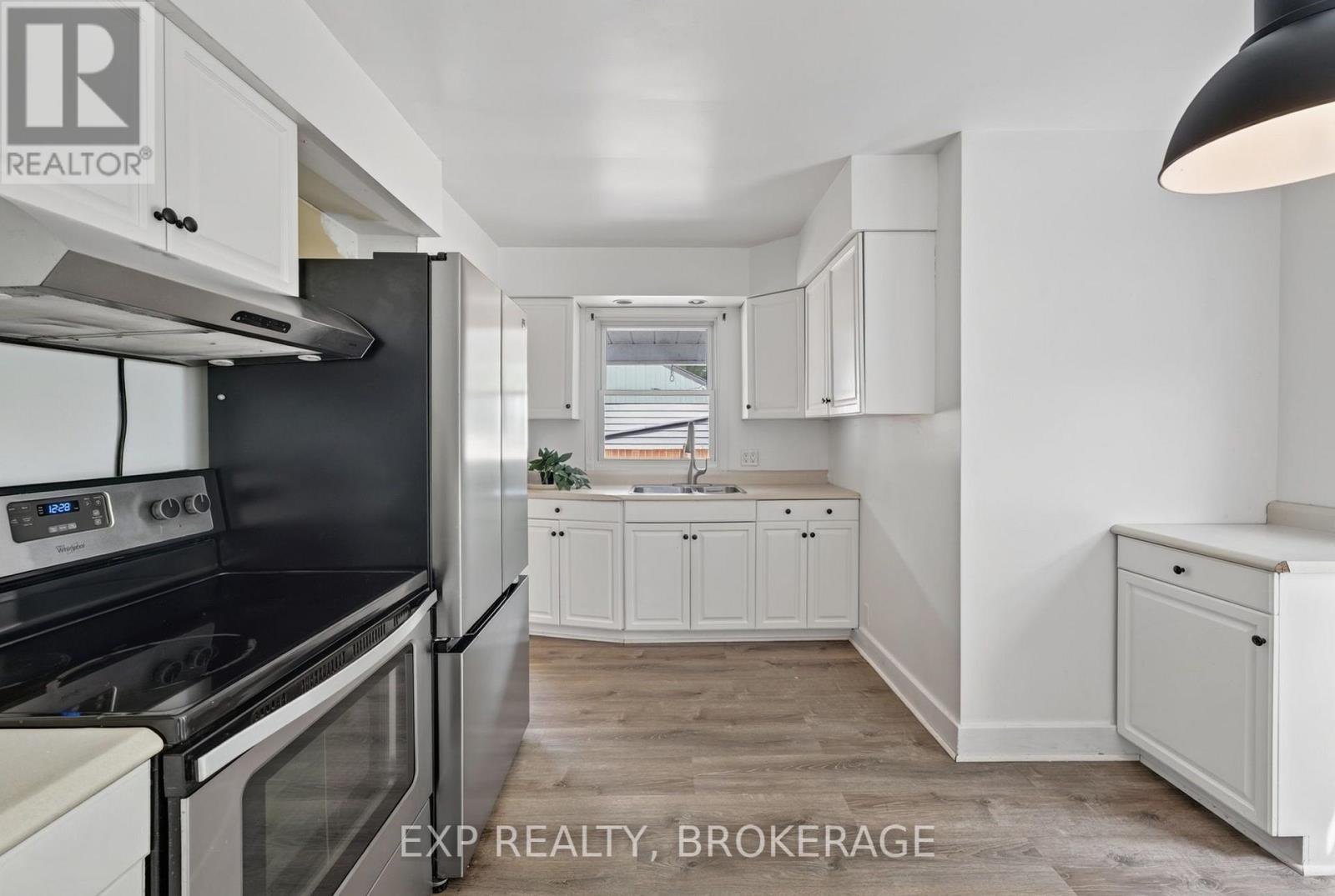 650 HILLSIDE DRIVE - 2