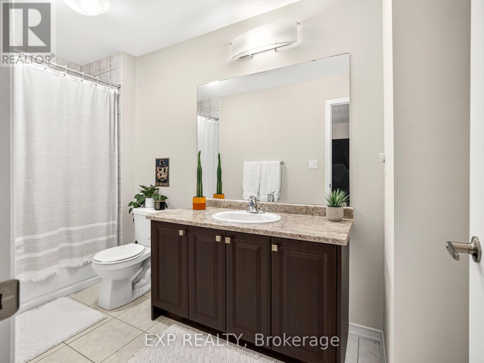 62 ESTHER CRESCENT - Image 34