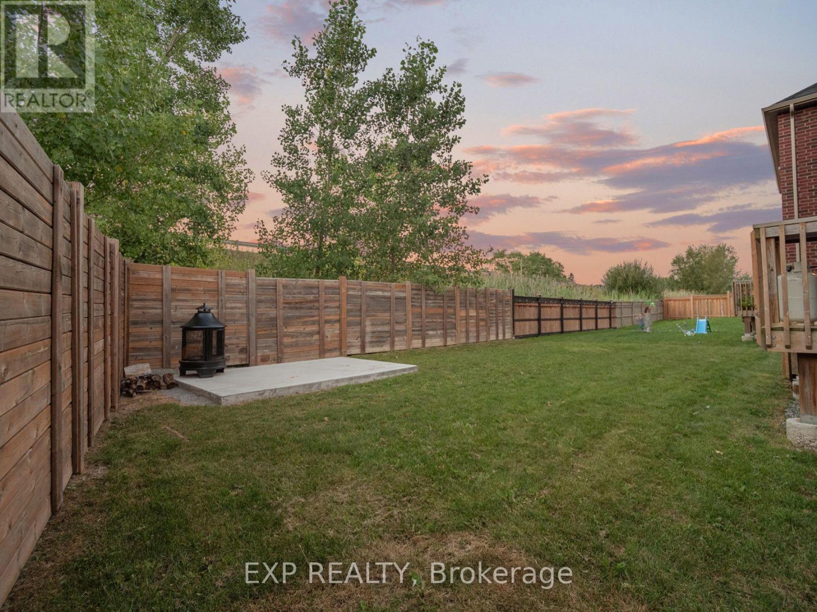 62 ESTHER CRESCENT - 45