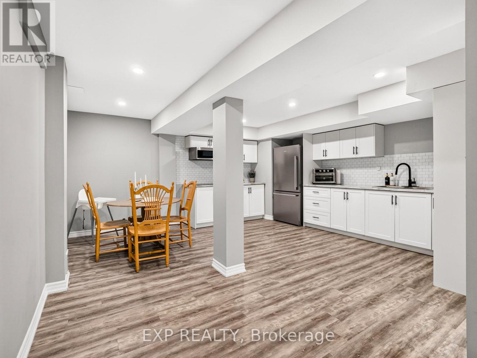 62 ESTHER CRESCENT - Image 40
