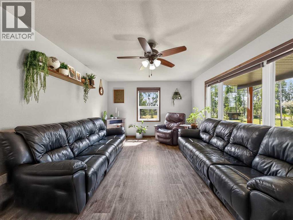 15176 TWP RD 1052 - 9