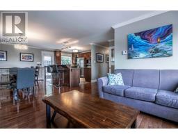 48 Canada Drive thumbnail 12