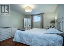 48 Canada Drive thumbnail 19