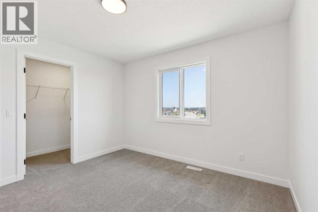 Listing photo – 427 Bridgeport Glen, Chestermere