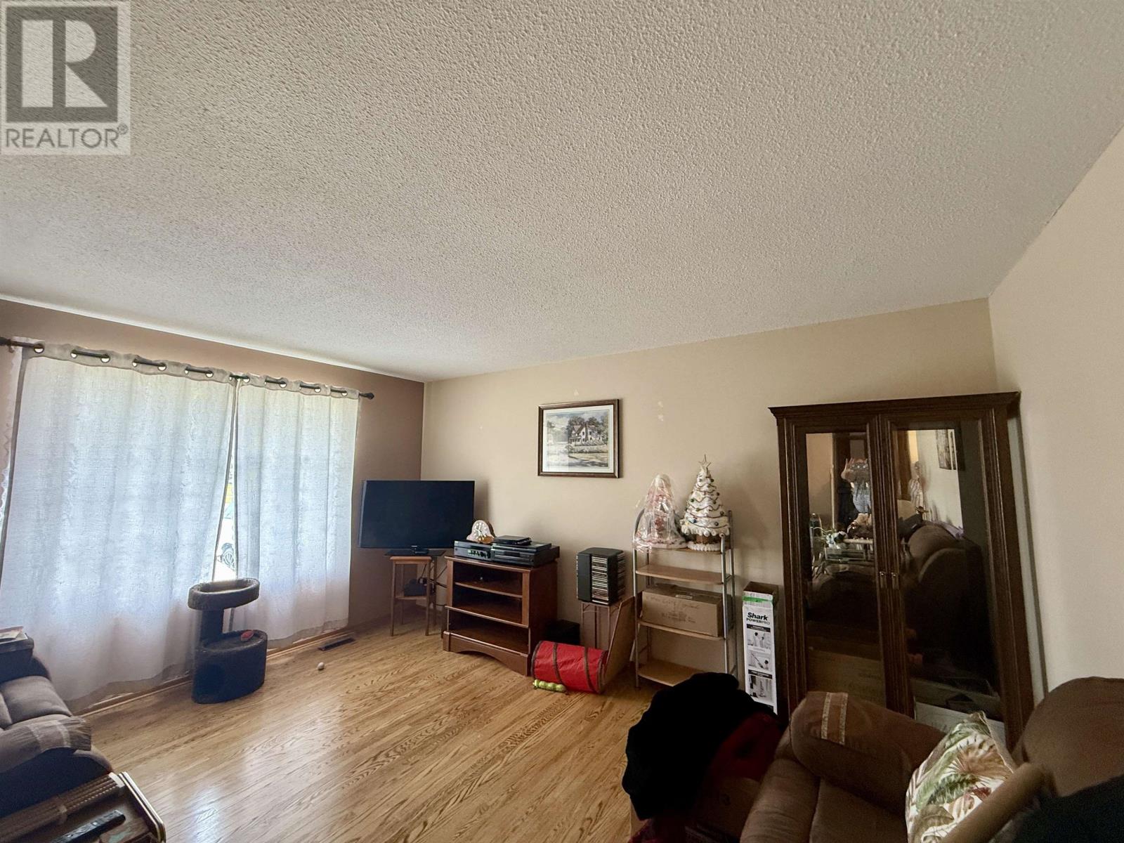 115 JAMES ST N - 2