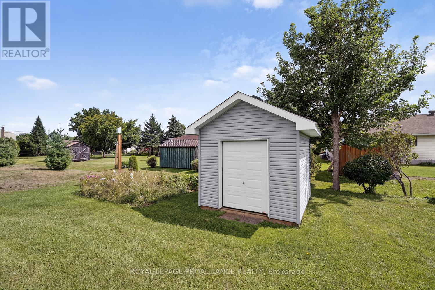 10726 WEST END TERRACE E - Image 35