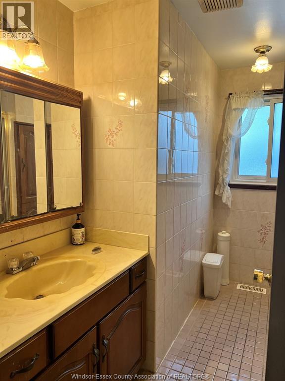 2729 RIVARD AVENUE - 14