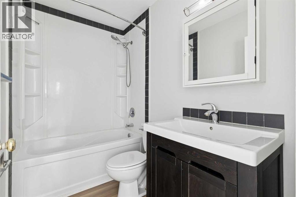 10415 8 Street SW - 11