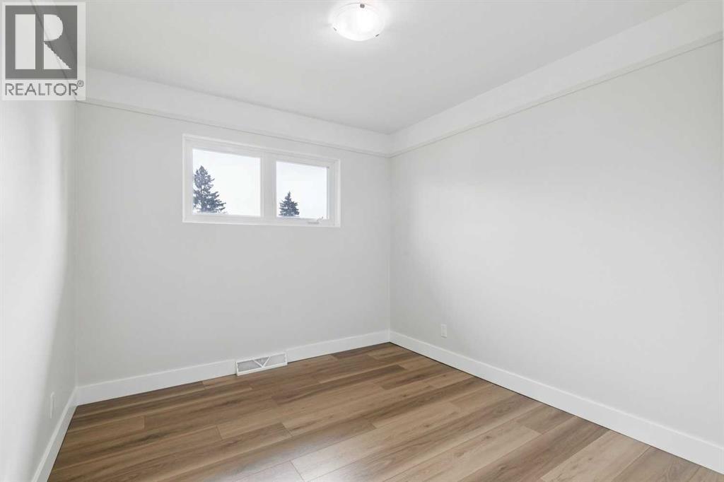10415 8 Street SW - 13