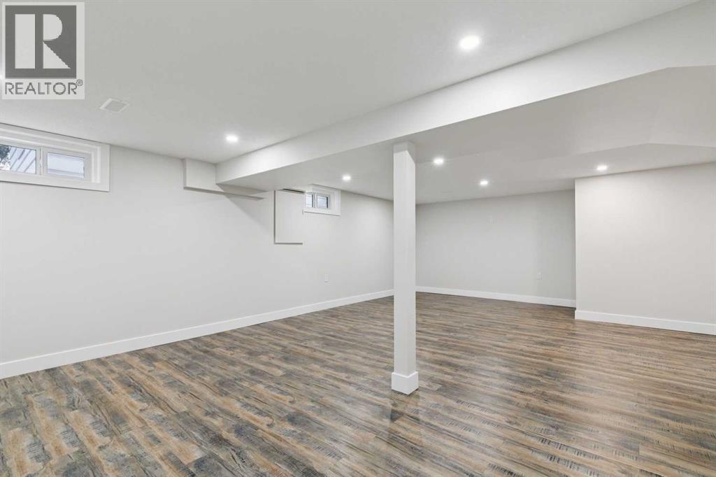 10415 8 Street SW - 19