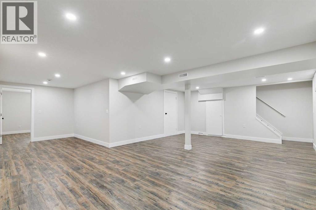 10415 8 Street SW - 21