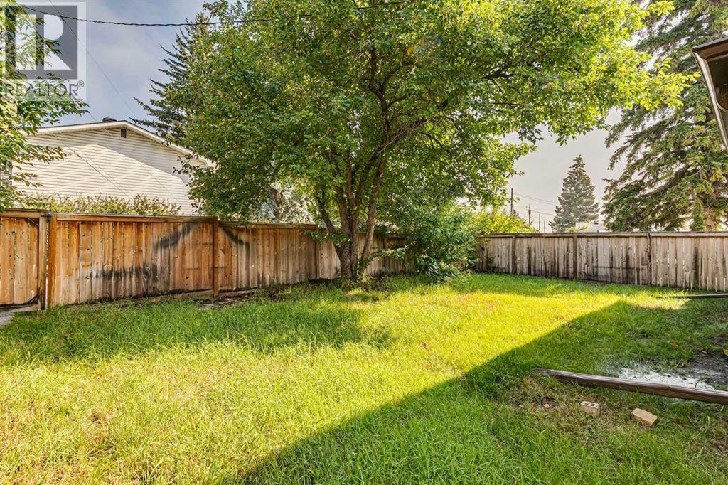 10415 8 Street SW - 29