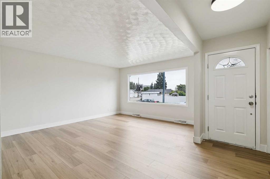 10415 8 Street SW - 3