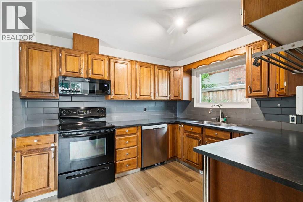 10415 8 Street SW - 9