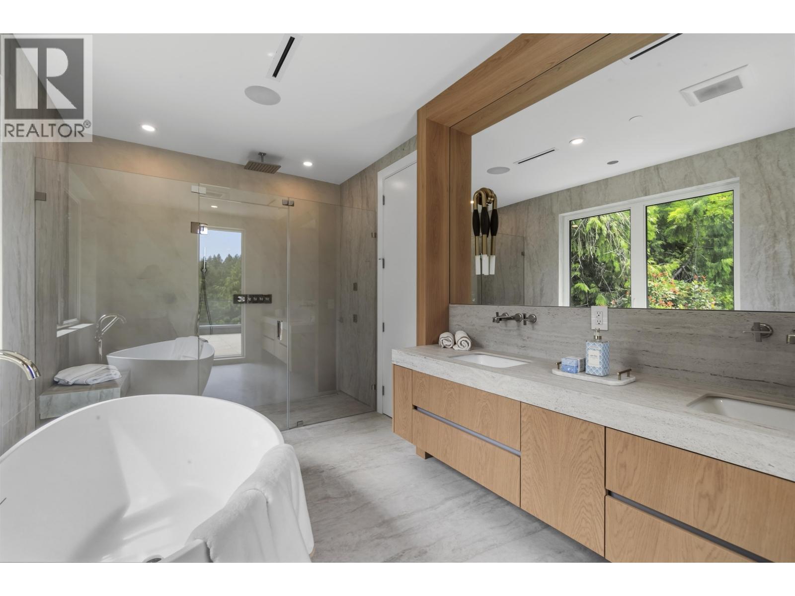74 LAURIE CRESCENT, West Vancouver