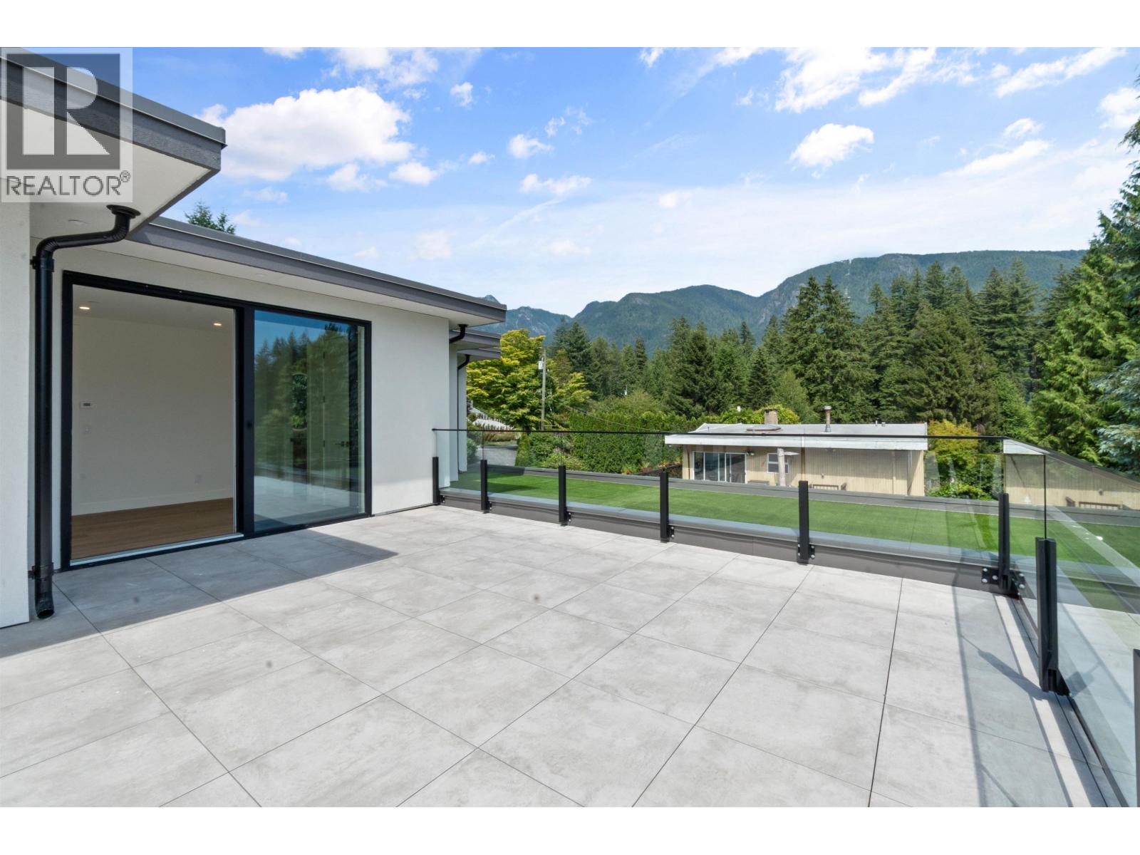74 LAURIE CRESCENT, West Vancouver