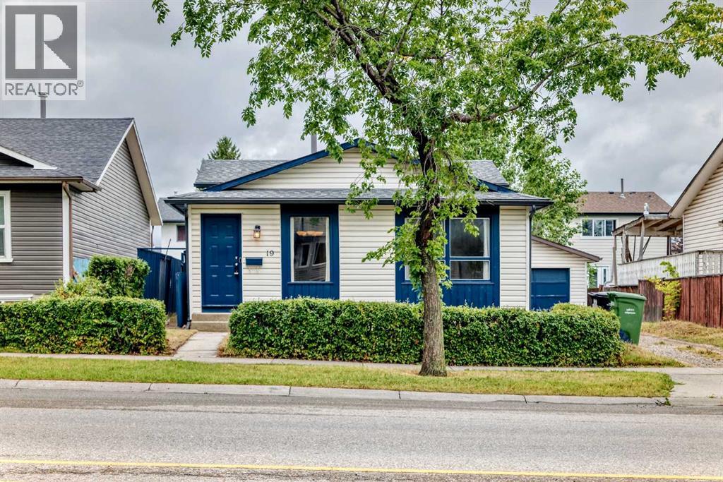 19 Falshire Drive NE - 2