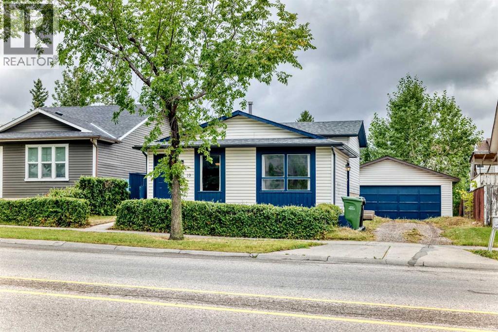 19 Falshire Drive NE - 3