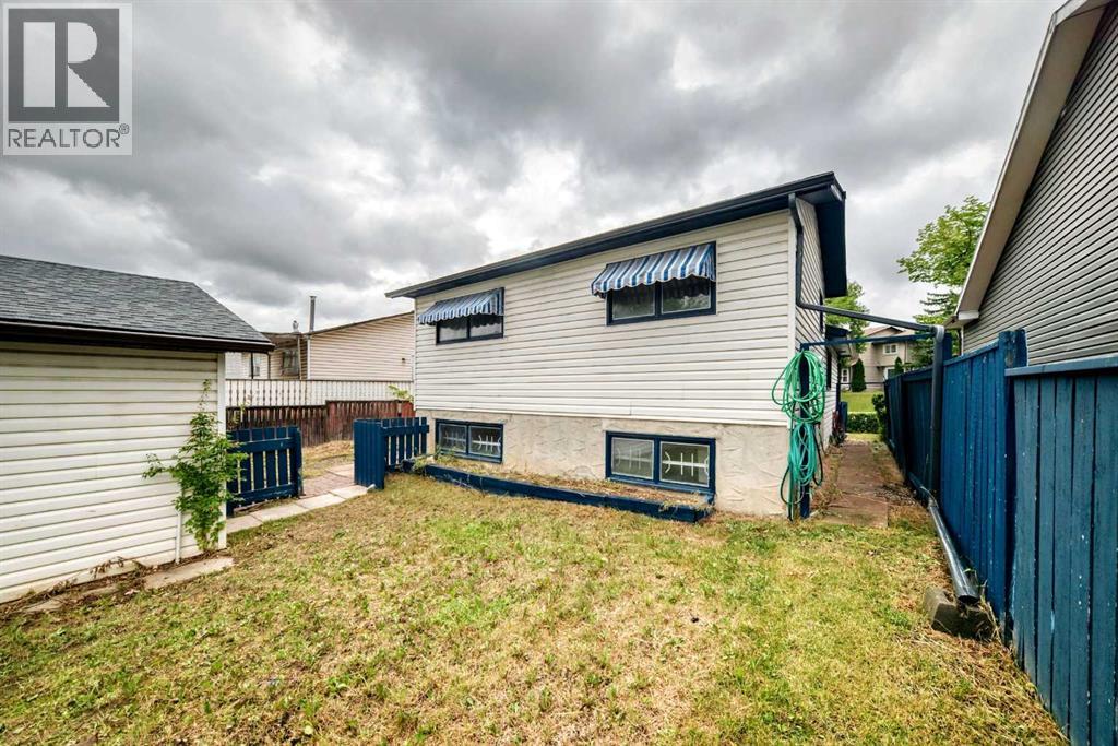 19 Falshire Drive NE - 46