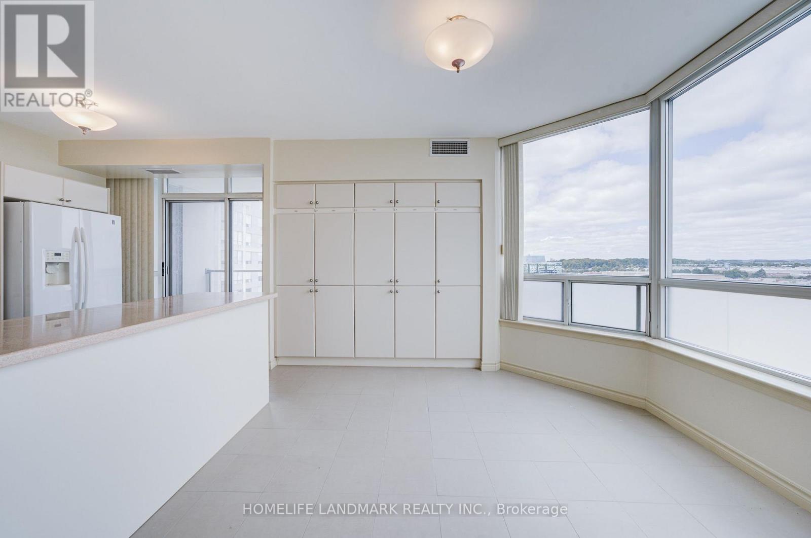 #LP115 9017 LESLIE STREET - 14