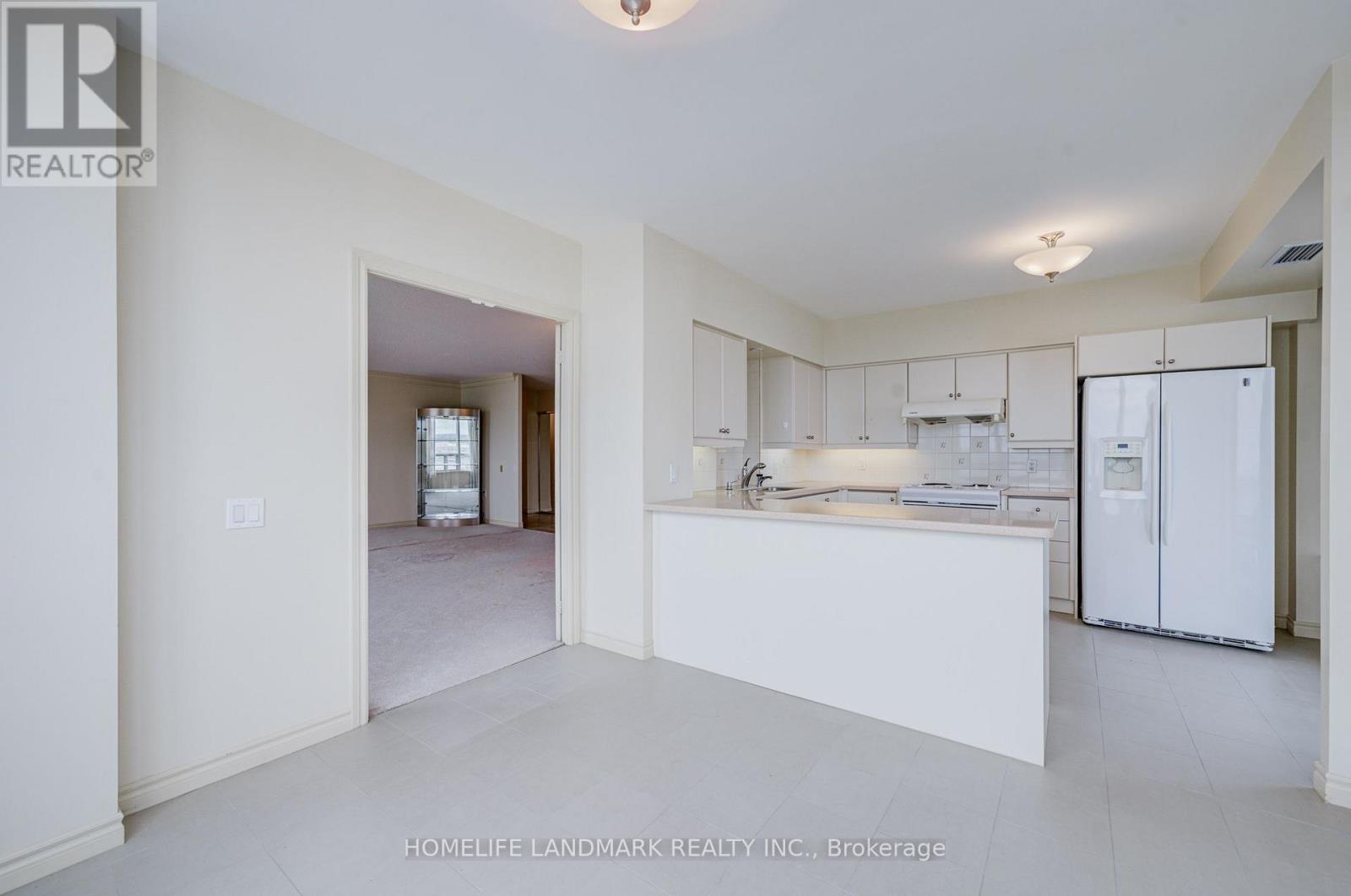 #LP115 9017 LESLIE STREET - 15