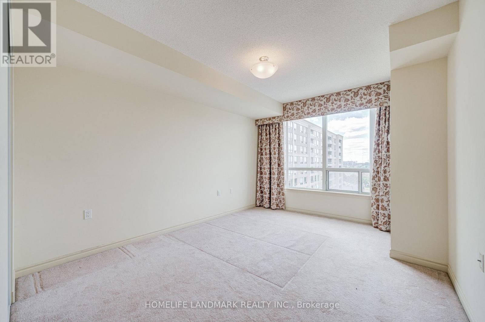 #LP115 9017 LESLIE STREET - 23