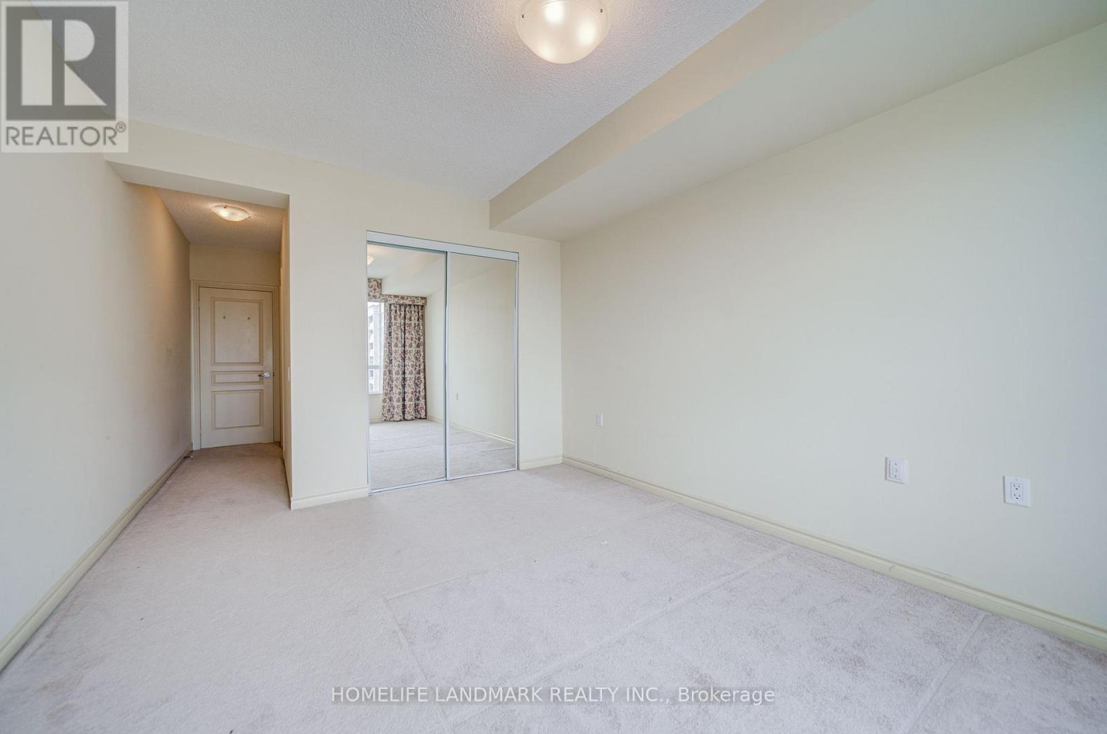 #LP115 9017 LESLIE STREET - 25